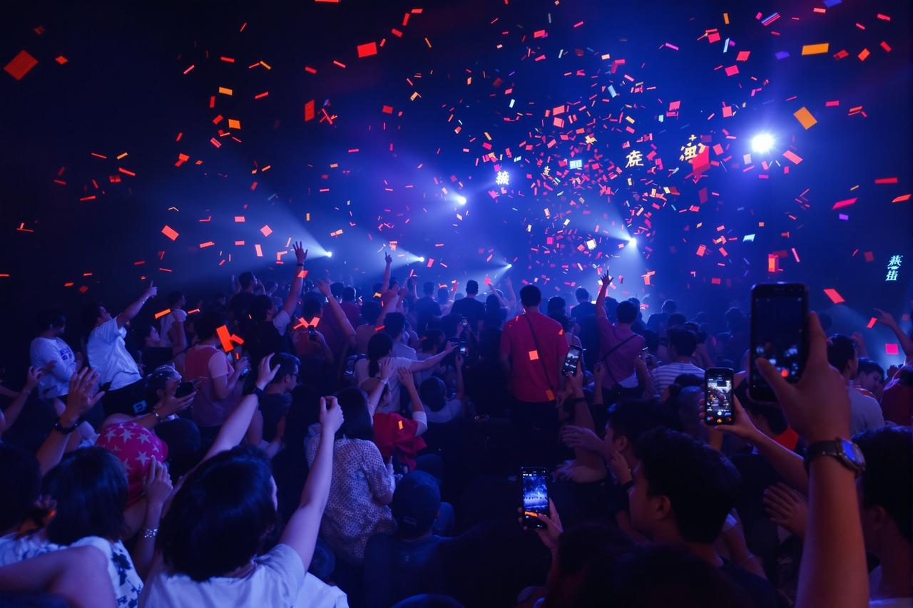 《星河漫漫》全球票房突破30亿,创国产一区二区历史新高